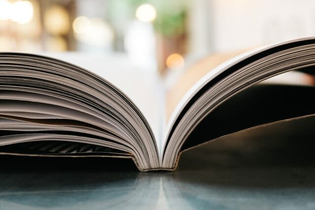 jonas-jacobsson-0FRJ2SCuY4k-unsplash books